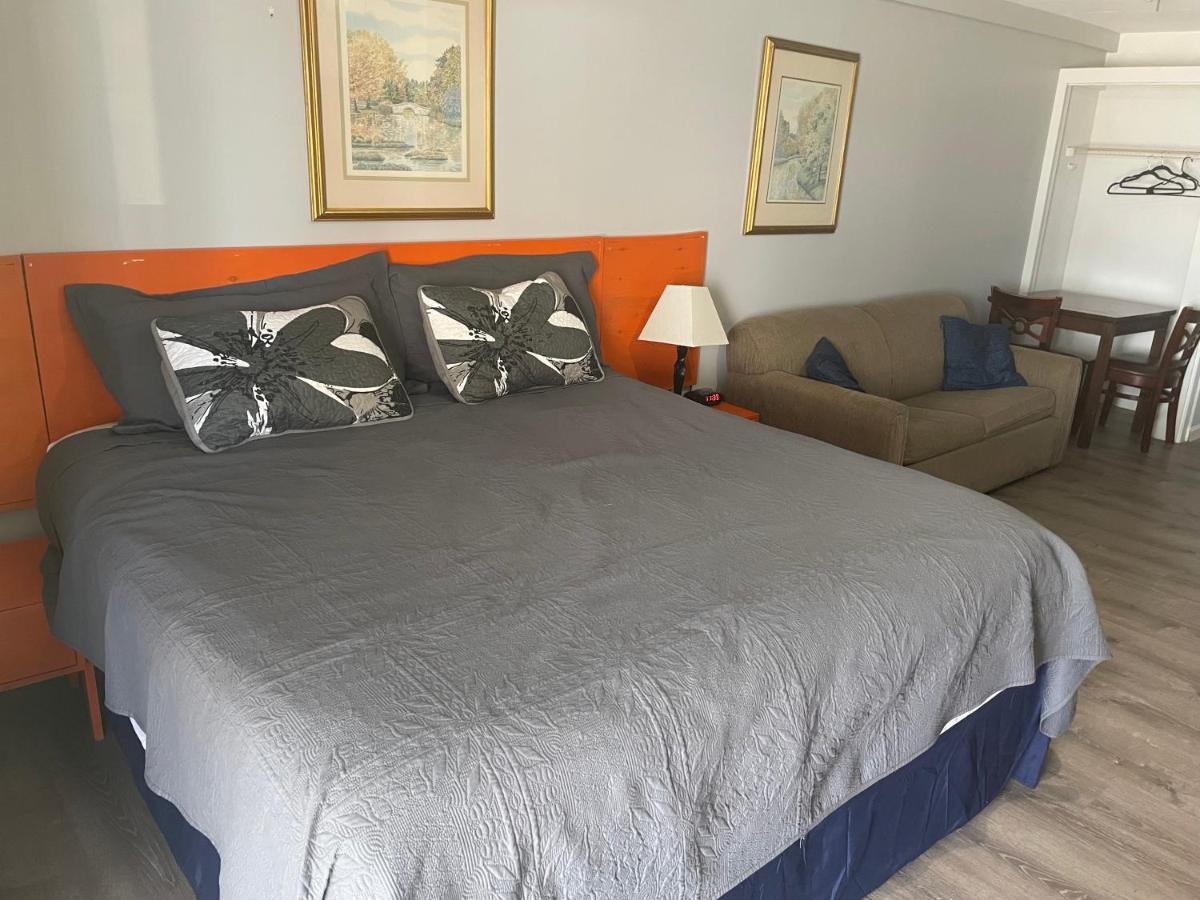 Ships Inn Hampton Bagian luar foto