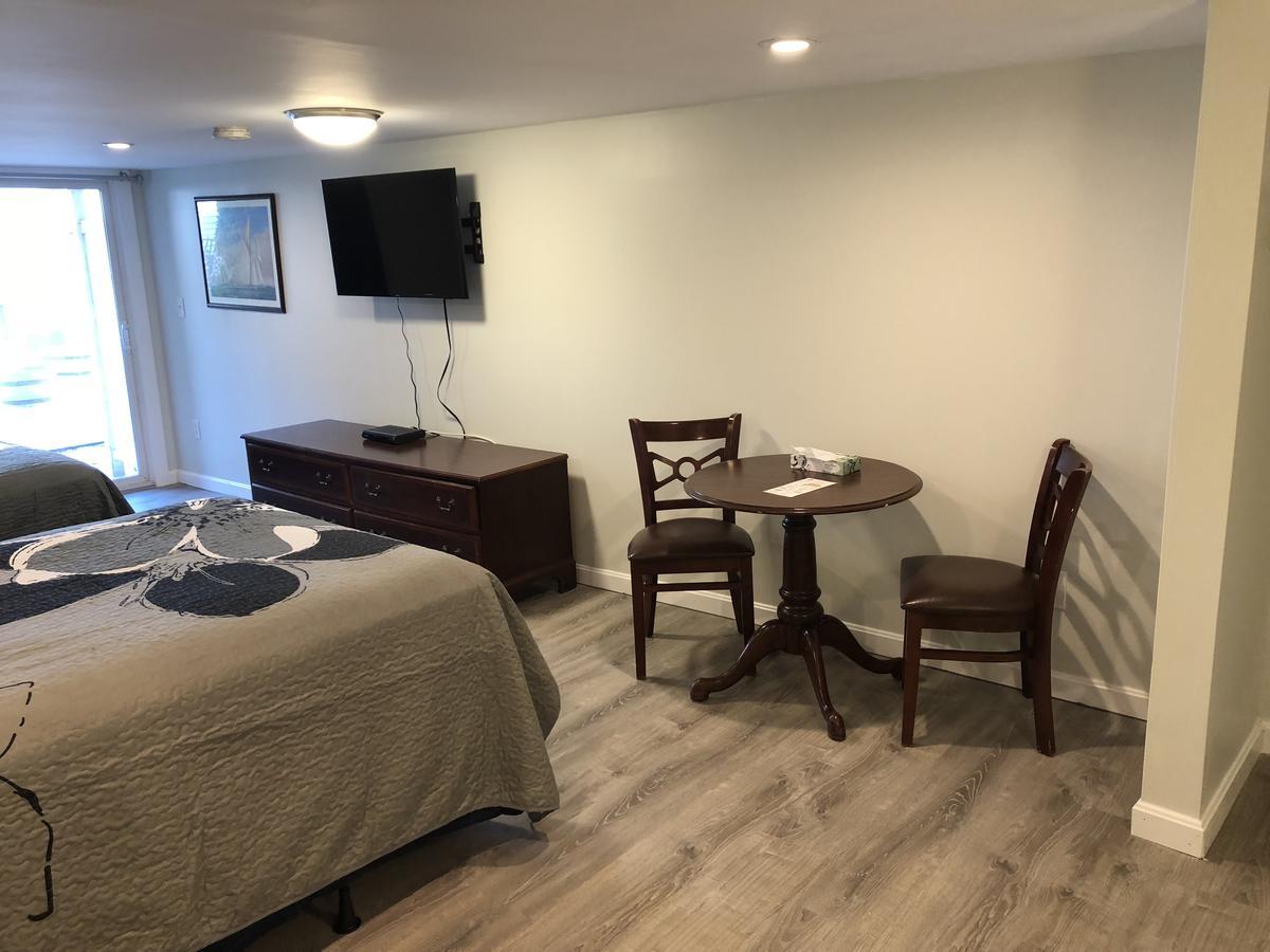 Ships Inn Hampton Bagian luar foto